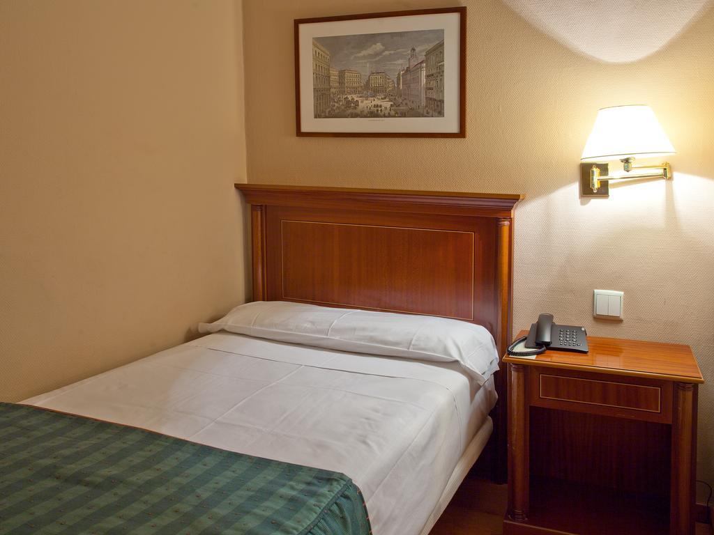 Room Mate Macarena, Madrid Gran Via 객실 사진